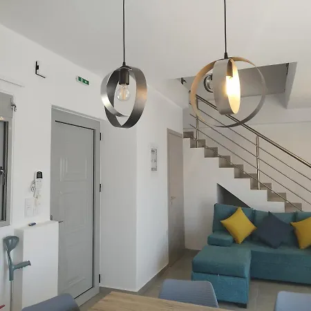 Apartment Mfd Luxury μεζονετα 100τμ διπλα στη θαλασσα